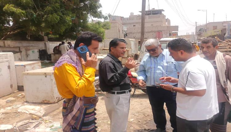 فريق هندسي يتفقد مركز الخدمات السمكية بزنجبار تمهيداً لإنشاء مصنع للثلج المجروش بدعم سعودي