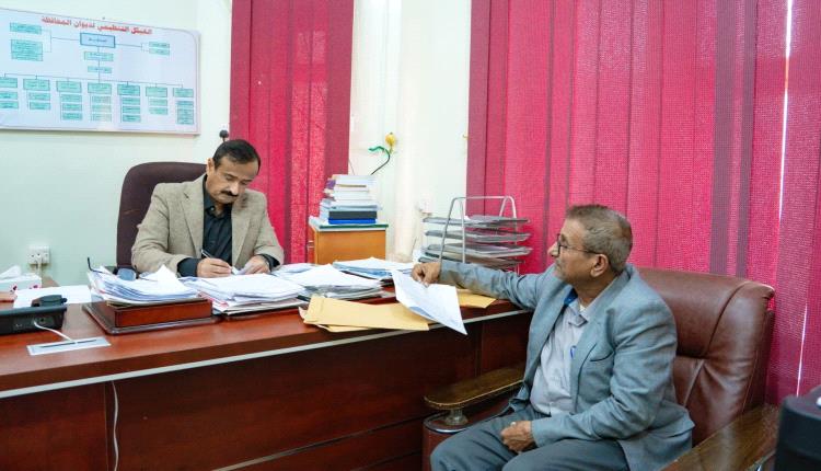 المحافظ بن الوزير يشيد بمستوى إنجاز أعمال لجان العلاوات السنوية والزيادة في المرتبات