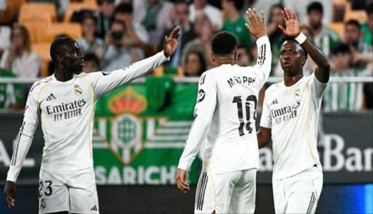 ريال مدريد يكتسح مالقا برباعية نظيفة ويواصل انطلاقته القوية في الدوري الإسباني