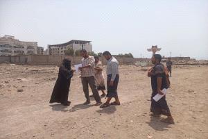 السلطة المحلية بخورمكسر تسلّم موقع مشروع تسوير أرضية اتحاد الأدباء والكتاب للجهة المنفذة