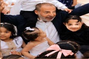 بعد ساعات من زفاف ابنته الوحيدة.. وفاة معلم أحياء فجأة تهز محافظة إب وتحول الفرح إلى مأساة