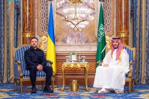محمد بن سلمان وزيلينسكي يبحثان تطورات المنطقة والعالم ويشيدان بـ«اتفاقية مكة»