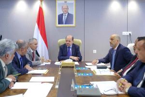 مجلس إدارة الصندوق الاجتماعي للتنمية يعقد اجتماعاً في عدن برئاسة رئيس الوزراء ويؤكد استدامة الشراكة مع المانحين