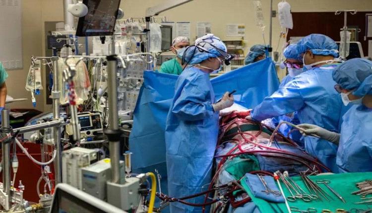 لأول مرة.. أطباء ينجحون في إبقاء مريض دون رئتين على قيد الحياة 48 ساعة