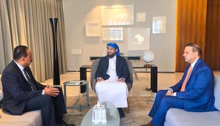 المحرّمي يؤكد أولوية تطوير شبكة الطرق والبنية التحتية خلال لقائه وزير الأشغال