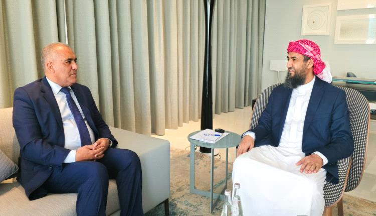 المحرّمي يؤكد على أهمية المعلمين ويشدّد على تطوير التعليم في المحافظات المحررة