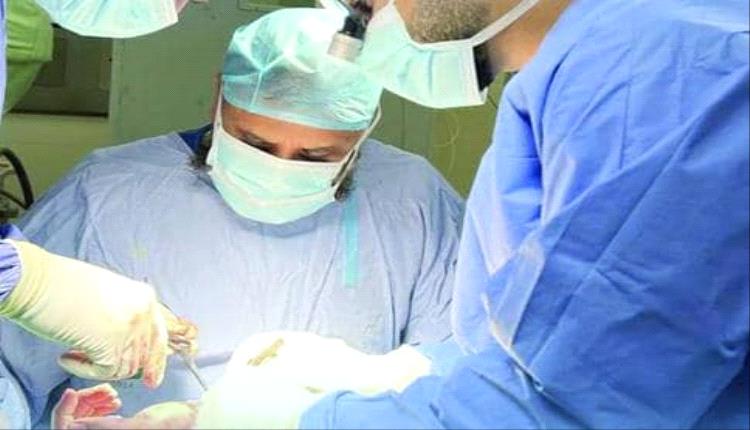 أول عملية ناجحة لترميم أربطة الرسغ أمامي وخلفي في مستشفى صحار بعُمان