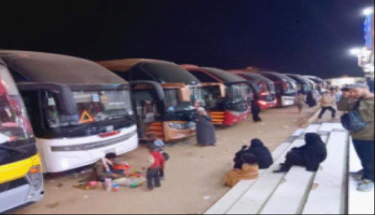 أزمة المسافرين في منفذ الوديعة.. آلاف العالقين وسط تجاهل رسمي