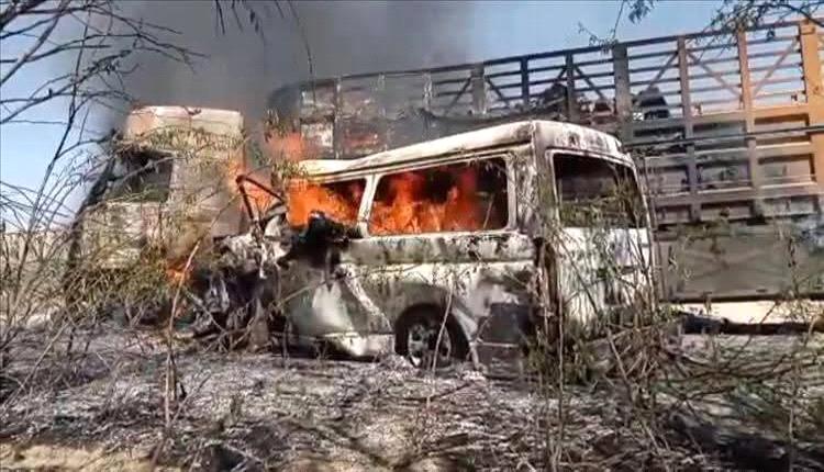 حادث مروري مروّع بين باص وقاطرة في طريق المحفد لحمر وسقوط ضحايا