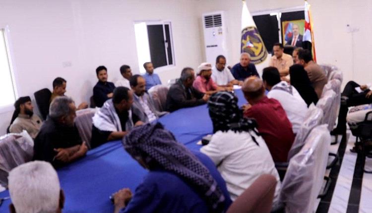 القائم بأعمال الأمين العام يترأس الاجتماع الدوري الموسع لتنفيذية انتقالي لحج ومديرياتها