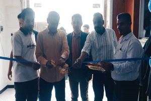 عدن/ مستشفى الجزيره تدشن مخيمها الباطني المجاني