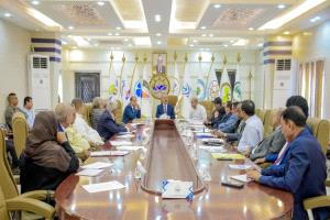 وزير النقل يترأس اجتماعاً موسعاً لمناقشة أولويات الوزارة وتعزيز أداء القطاعات التابعة