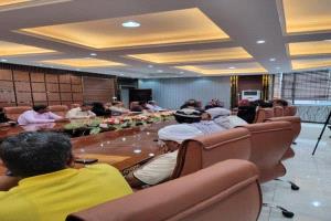 محافظ عدن يكثف فرق المسح الميداني للمديريات ويؤكد حرصه على خدمة المواطنين