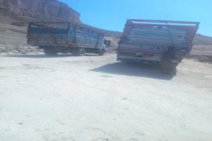 مستثمرون من أبناء يافع يشكون تعسفات مناطقيه وجبايات غير قانونية بنقاط أمنية في حضرموت