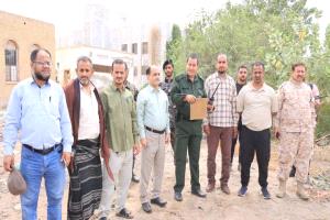 مدير عام دارسعد يشرف على عملية ضبط واتلاف ( إحراق )  كميات من السجائر المهربه