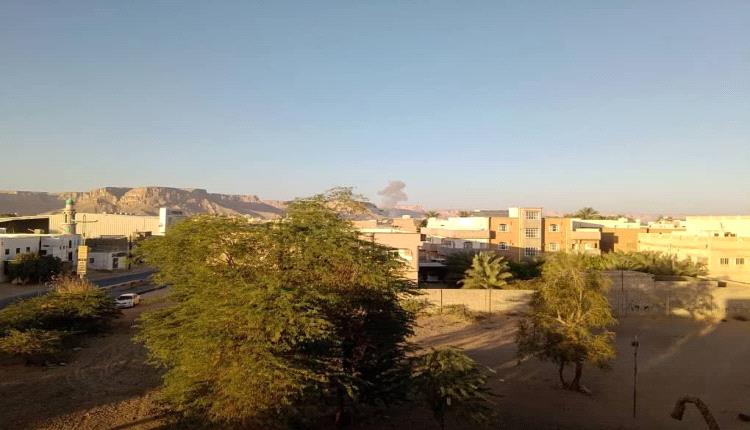 الطيران السعودي يشن ثلاث غارات جوية جديدة استهدفت "مطار سيئون المدني" في وادي حضرموت