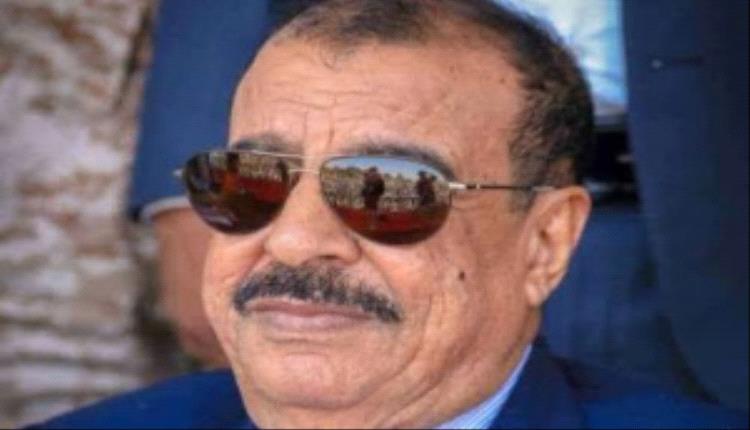 اللواء بن بريك يُعزّي نائب رئيس الجمعية الوطنية بوفاة شقيقه