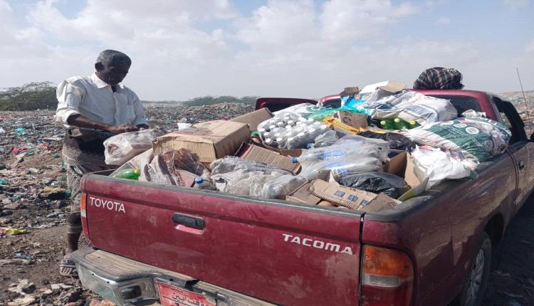 مكتب الأشغال بخنفر يُتلف طنين من المواد المنتهية الصلاحية بمكب نفايات دوفس