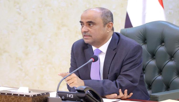 رئيس الوزراء يوجه بتطبيع الأوضاع في حضرموت وإعادة الخدمات وضبط الأمن ومحاسبة المتورطين في أعمال النهب والانتهاكات
