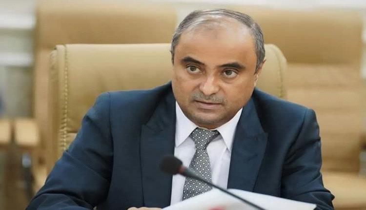 رئيس الوزراء يحذر من فرض أي جبايات أو رسوم خارج إطار القانون