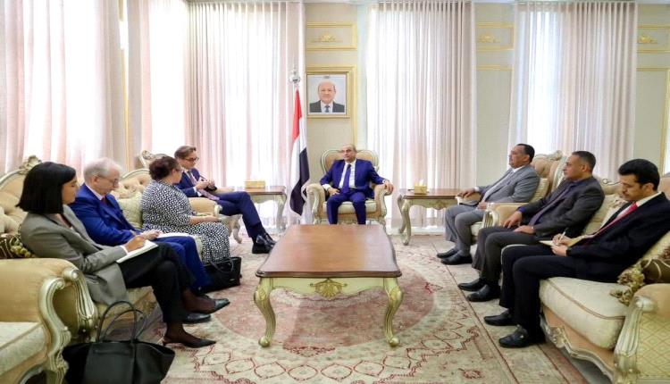 رئيس الوزراء يستقبل مسؤولاً ألمانياً ويؤكد أن الحكومة تعمل على ترجمة التطورات الإيجابية الأخيرة إلى استقرار اقتصادي وخدمي