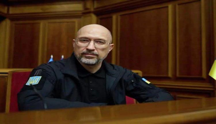 البرلمان الأوكراني يوافق على إقالة وزير_الدفاع