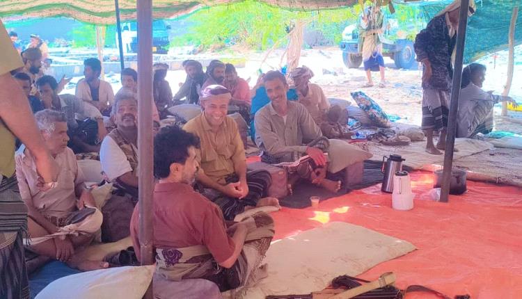 انتقالي أحور يقدم واجب العزاء لأسرة الفقيد الشيخ يسلم احمد غيرم اليسلمي