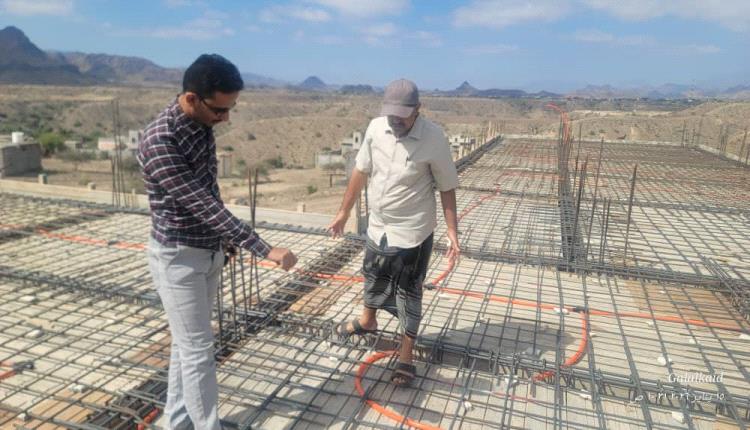 لحج.. مدير عام المسيمير يتفقد سير العمل في مشاريع تعليمية وخدمية بالمديرية