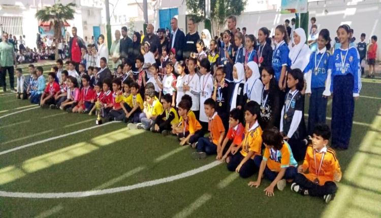 (المهاتما غاندي) تحيي حفل فني للبطولة المدرسية ومعرض مشاريع الطلاب