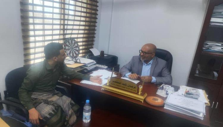 رئيس نادي شباب المسيمير يلتقي مدير عام الأتحادات والأندية بلحج