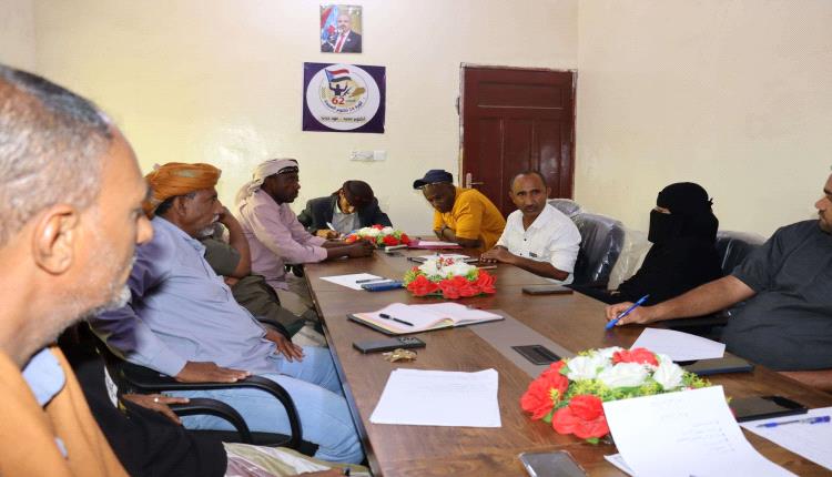 تنفيذية انتقالي سقطرى تؤكد أولوية تحسين الخدمات وتحذر من محاولات تضليل الرأي العام