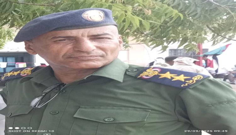 مدير أمن أحور يعزّي مدير عام أمن أبين بوفاة شقيقه الشيخ سالم ناصر باعزب