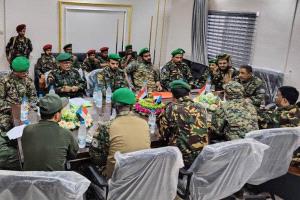 قيادة الحزام الأمني بأبين تؤكد استمرار جهودها في مكافحة الإرهاب وتعزيز الأمن والاستقرار