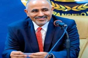 الرئيس الزبيدي يدعو إلى مليونية كبرى في عدن تأييداً للإعلان الدستوري