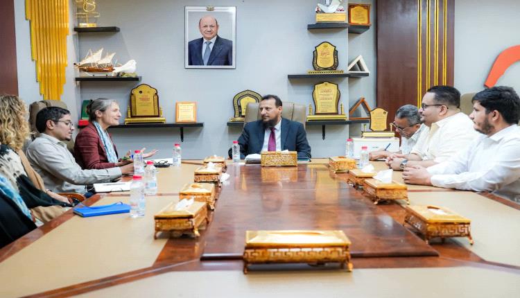 المحافظ عبد الرحمن شيخ يبحث مع السفيرة الهولندية سبل إشراك السلطات والمجتمع المحلي في تحديد أولويات المشاريع