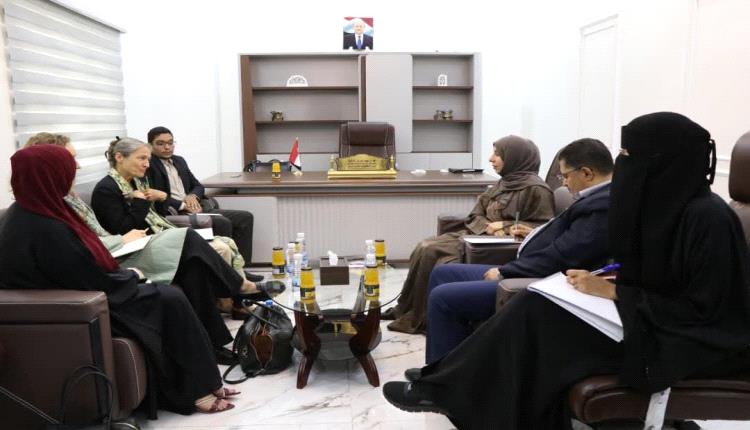 وزيرة التخطيط تبحث مع سفيرة هولندا تعزيز التعاون التنموي ودعم أولويات الحكومة