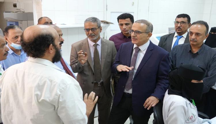 وزير الصحة يدشن المستشفى المركزي لعلاج الأورام في عدن بسعة 170 سريراً