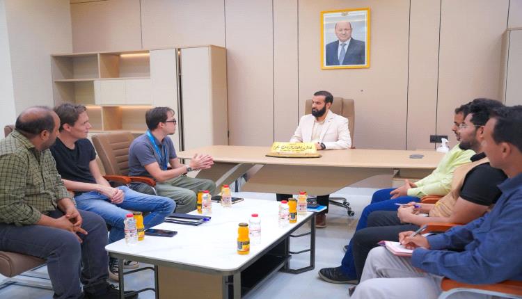 محافظ أبين يلتقي المدير الإقليمي لمنظمة إنترسوس ويشيد بتدخلاتها الإنسانية في المحافظة