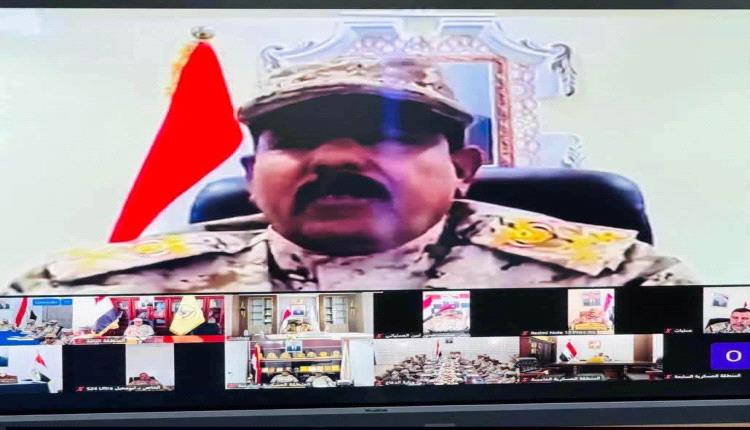 رئيس الأركان يوجه بمتابعة اجراءات ضبط المتورطين في الهجوم الغادر على أفراد قوات درع الوطن بحضرموت