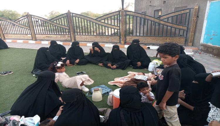 أبين (بلا مخدرات).. مؤسسة العلا تقيم محاضرة توعوية عن مخاطر المخدرات في ساحة الشهداء