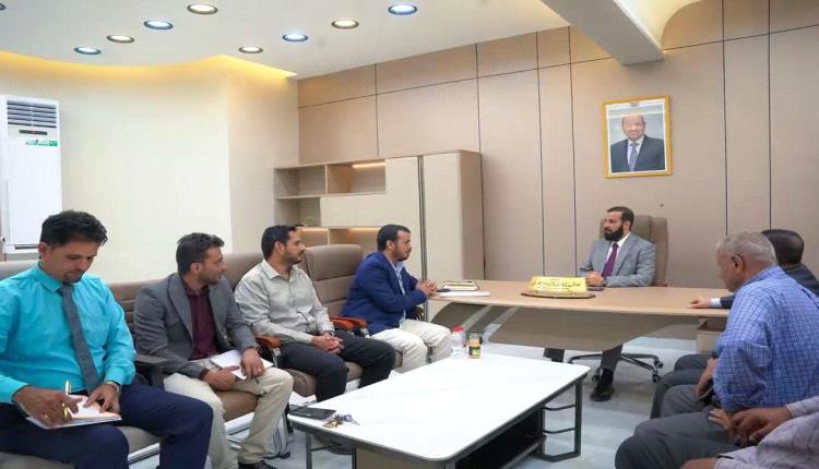 محافظ أبين يناقش مع وزارة المياه والبيئة مشروع دعم التكيف مع التغيرات المناخية في وادي بنا