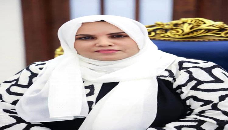 أمين اتحاد نساء اليمن بأبين تبارك للدكتورة عهد جعسوس القرار الجمهوري لتولي حقيبة وزارة الإدارة المحلية