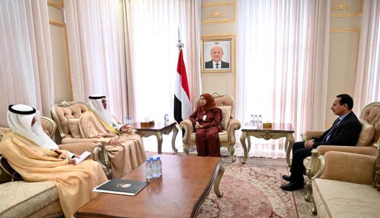 وزيرة الخارجية تبحث مع السفير الكويتي سبل تعزيز العلاقات الثنائية