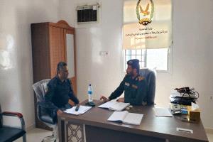 مدير عام الأمن والشرطة بوادي وصحراء حضرموت يتفقد سير العمل في إدارة مكافحة المخدرات
