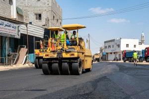 مدير عام خنفر يتواصل مع وزير الأشغال العامة لمعرفة أسباب توقف العمل في مشروع طريق جعار–باتيس