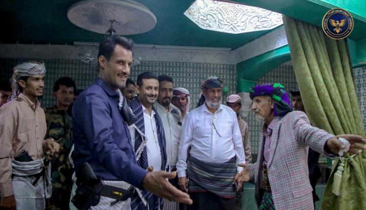 بتوجيهات المحرمي.. اللواء الجمالي يزور الشيخ عبدالرب النقيب ويشيد بمواقفه الوطنية ودوره في تعزيز اللحمة الجنوبية