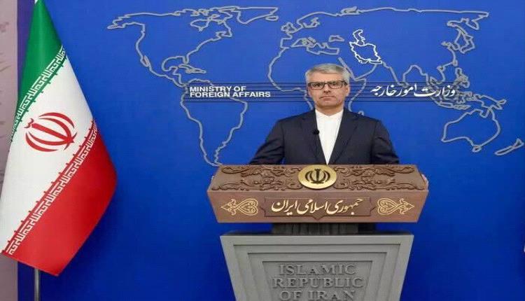 إيران تتهم الولايات المتحدة باستخدام صاروخ عنقودي محظور دولياً وتصف الهجمات عليها بـ"جرائم حرب"
