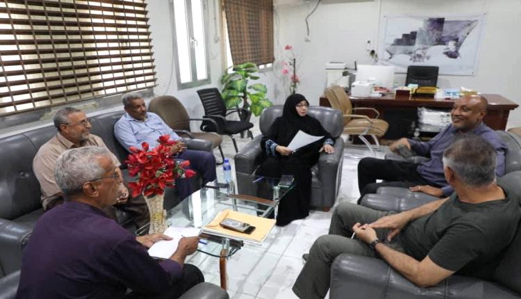 اجتماع لمناقشة المشاريع الاستثمارية والخدمية الخاصة بمديرية المعلا