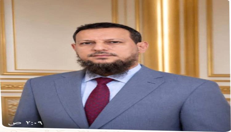 المحافظ عبد الرحمن شيخ يعزي أسر ضحايا حادث الانفجار بمعسكر العمالقة ويوجه بمعالجة الجرحى وفتح تحقيق عاجل