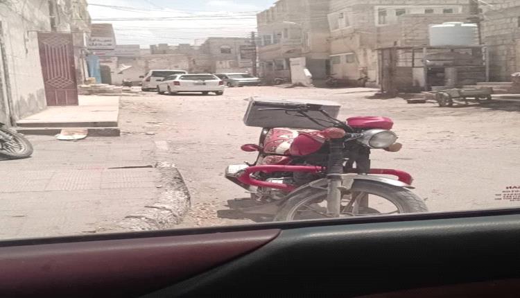 أمن الشحر ينجح في ضبط متهم بسرقة دراجة نارية واستعادتها بالتنسيق مع أمن غيل باوزير